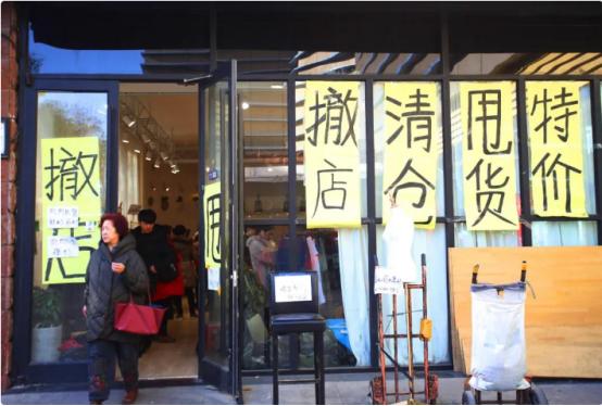 为什么中国电商能把实体店打得这么狠，答案其实不复杂，不是中国人不支持实体店，也不