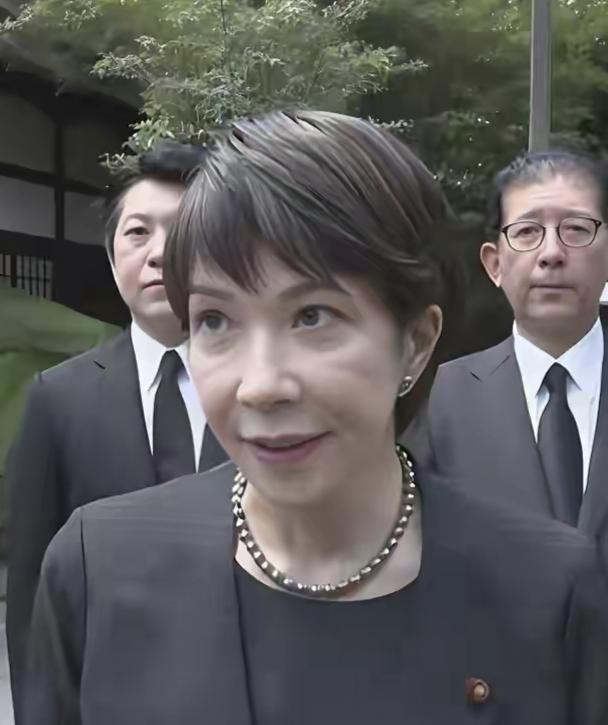 高市还在做“政冷经热”的美梦。·日本共同社报道，高市早苗9日召开发布会，在谈及中