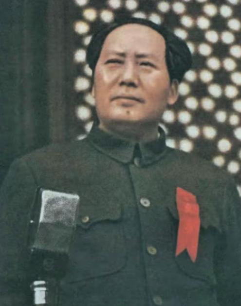 不能打美国？听听毛主席是怎么说的！当年抗美援朝时，很多人给毛主席提意见说美国不能