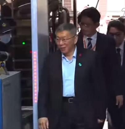 今天下午2点半柯文哲京华城案宣判了，毫无意外的柯文哲被判有罪，一审四罪并罚被判处