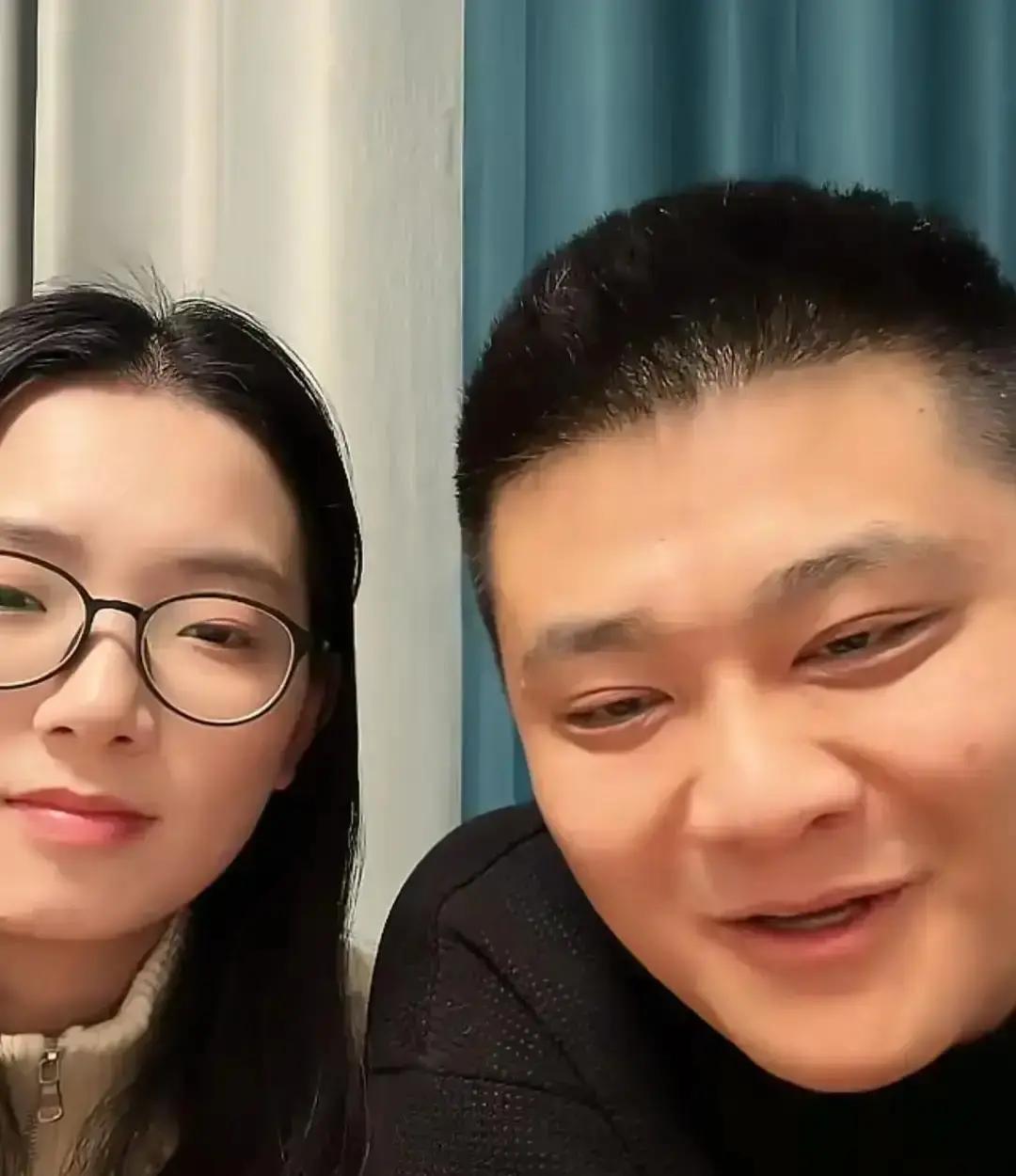 直播间喊停第7次，朱进摔手机：我只欠爸妈不欠亲戚！去年认亲那幕还在热搜，如