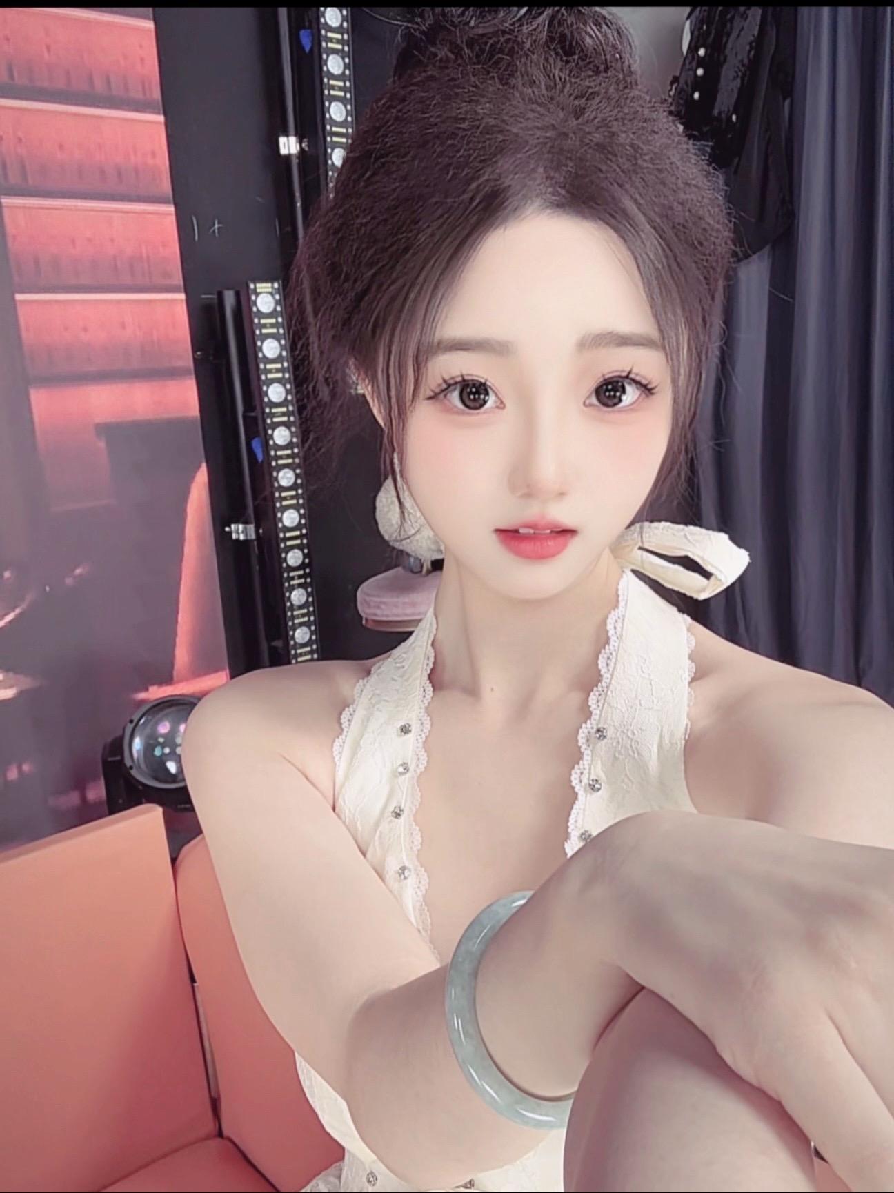 清纯甜美
