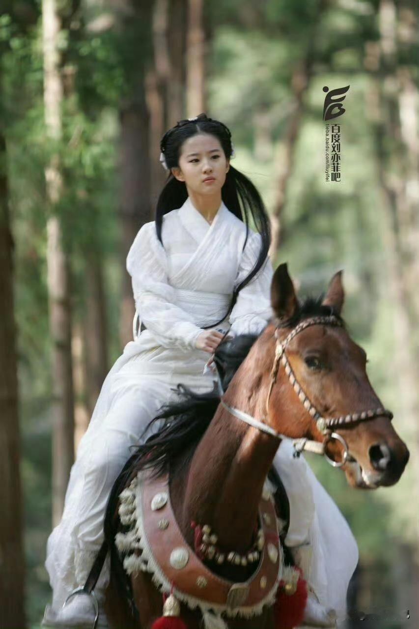 怀念经典，刘亦菲版小龙女真的好漂亮[比心]