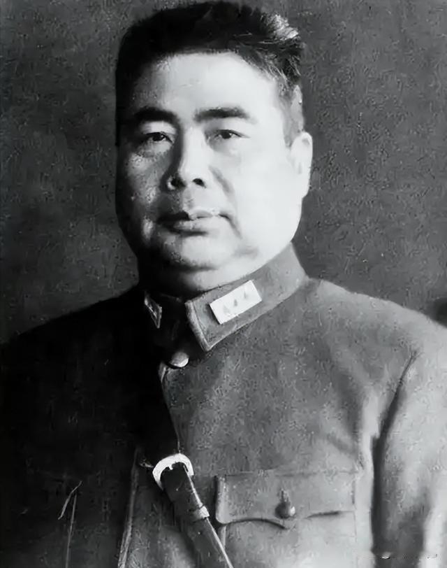 他是八路军中兵权最重的猛将，战功赫赫名震敌后，1955年授衔时毛主席却当场发问：