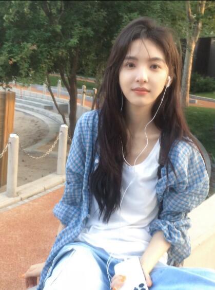 章若楠真不愧是学设计的，穿搭夯爆了！