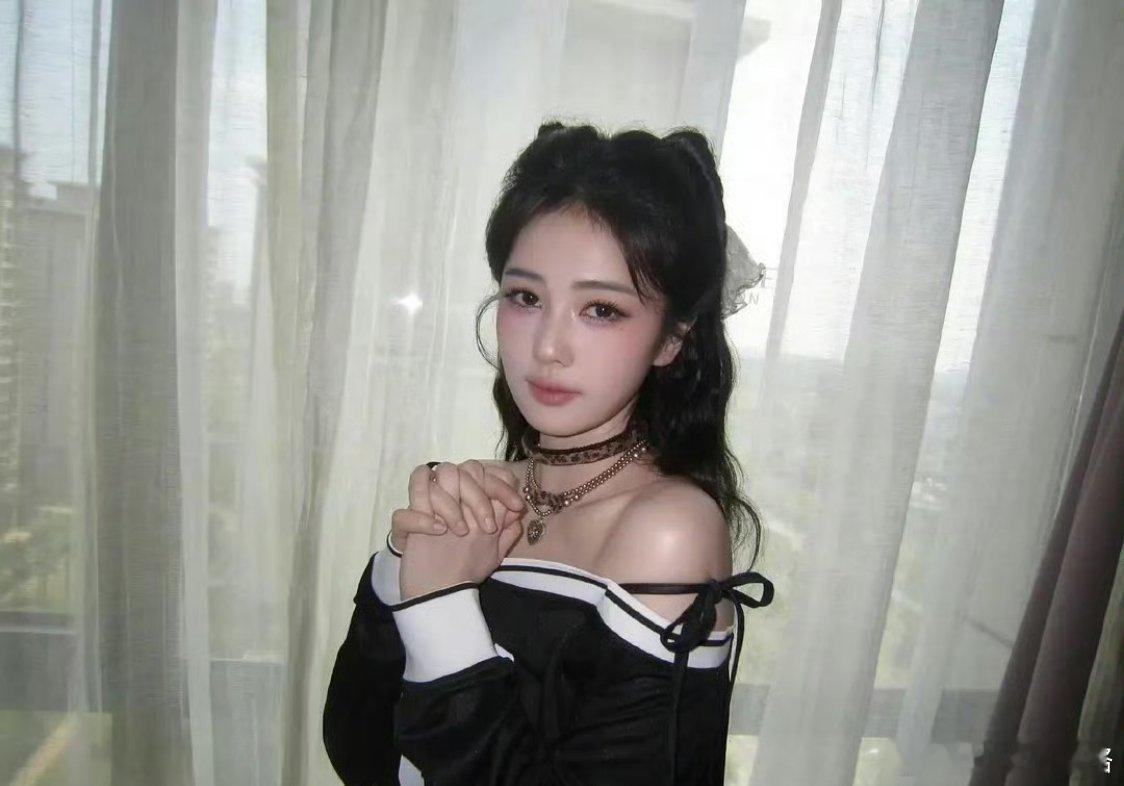 白鹿现在是在模仿刘涛吗但是也没有刘涛的人品呀