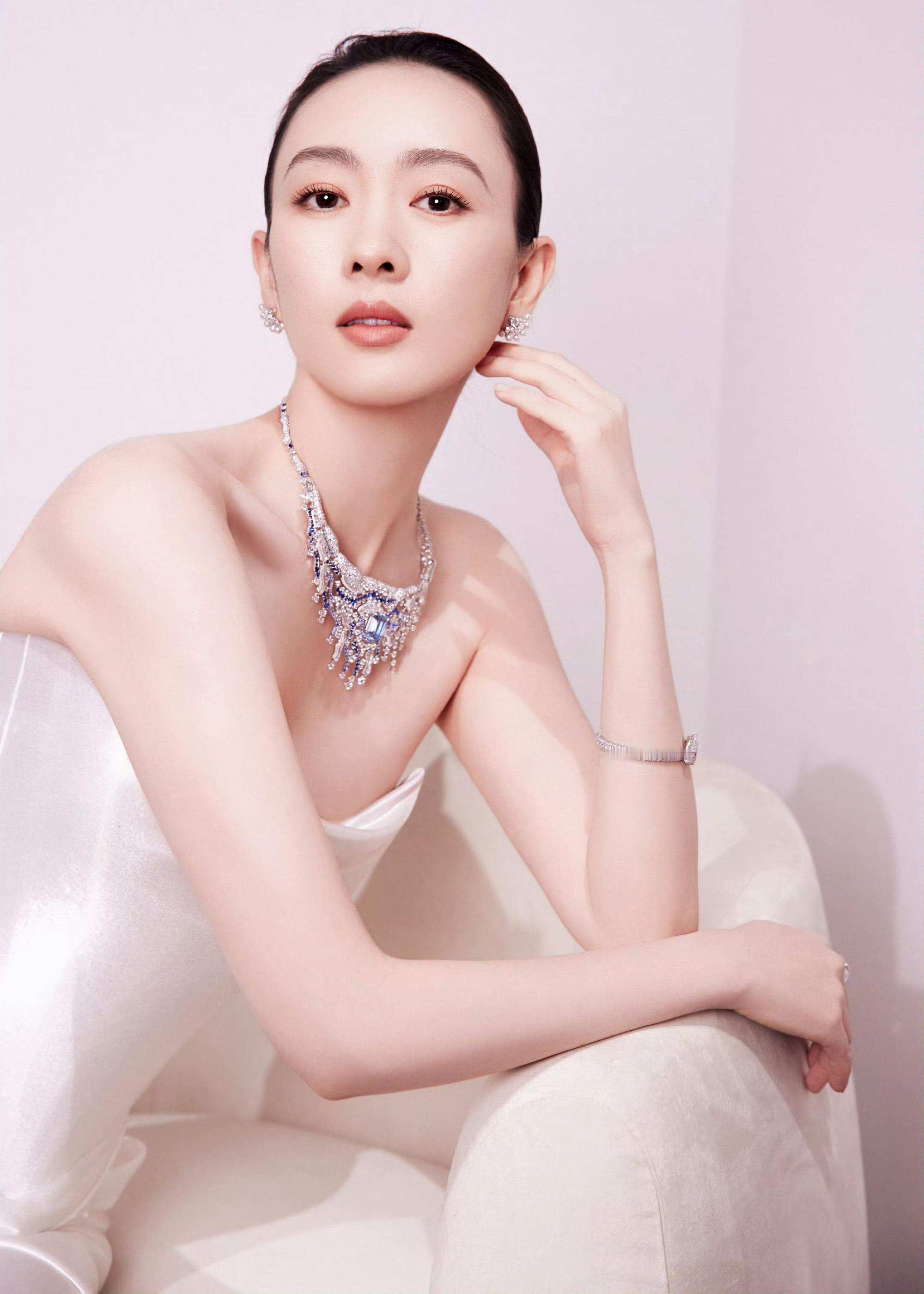 童瑶妆造正确真就是完完全全的量身定做，太配她的气质了