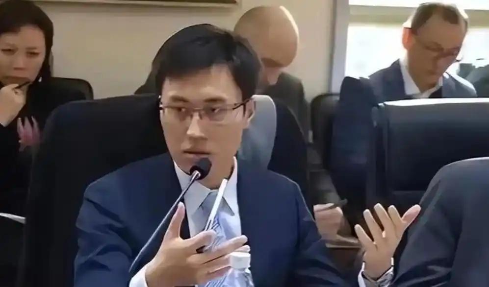 清华大学培养出来的高材生，反手就给老美递上对付咱们的"连环毒计"？这两天，南京大
