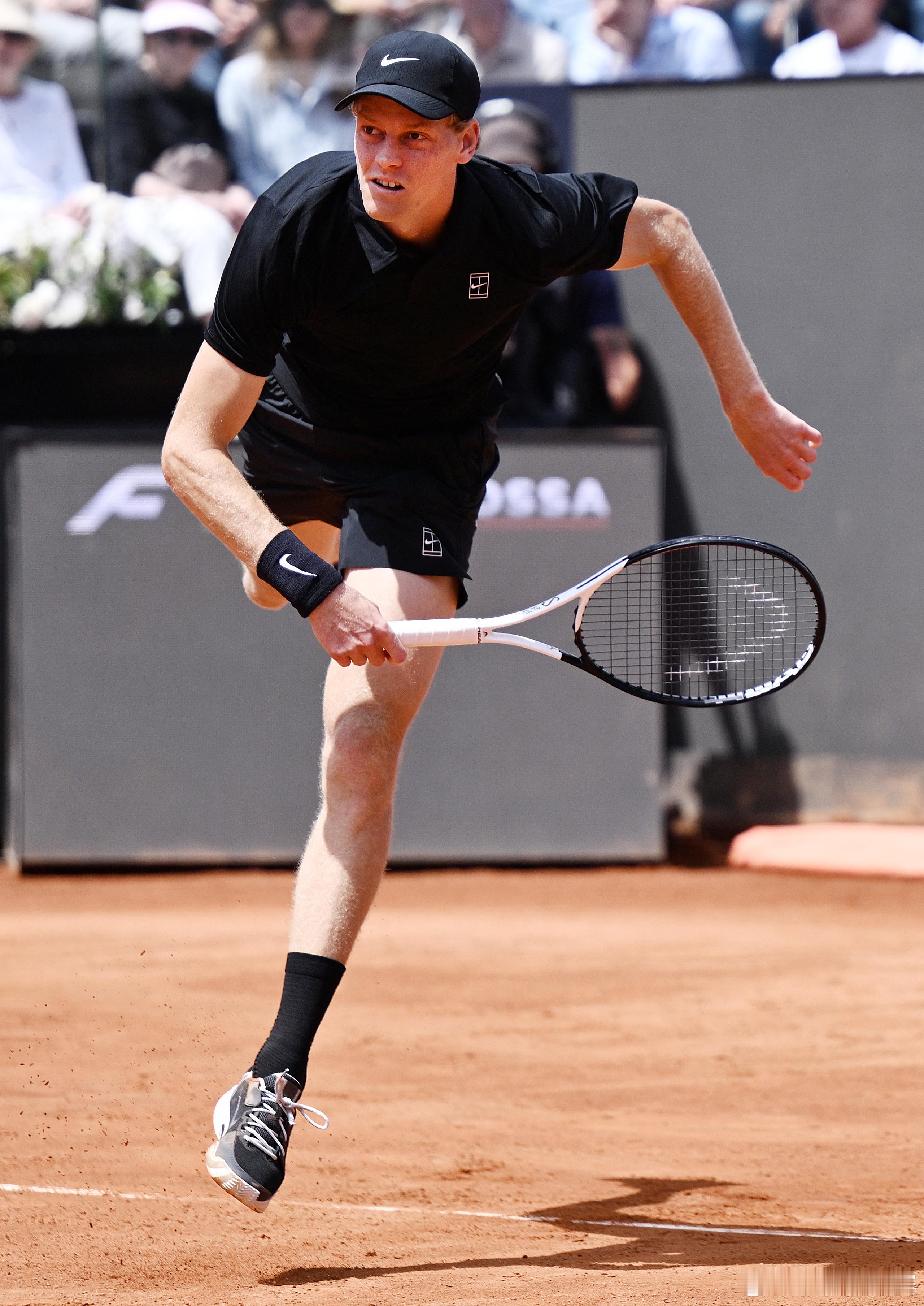辛纳先下一盘ATP1000罗马大师赛1/4决赛，头号种子辛纳以6-2拿下首盘，