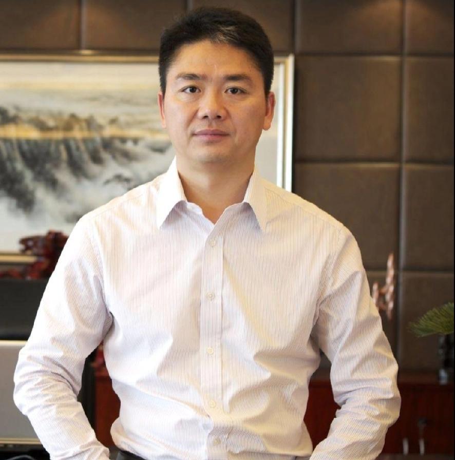 刘强东家三代务农，初恋家三代从政！两人同一所大学毕业，家境天壤之别。一个