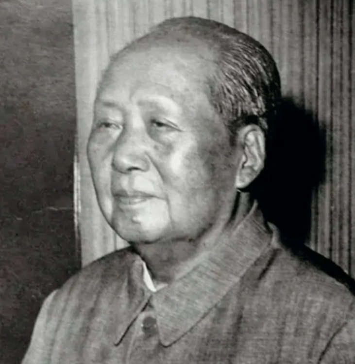 一位外国总统问毛主席：您的特长是什么？当毛主席回答之后，这位总统向毛主席鞠了一躬