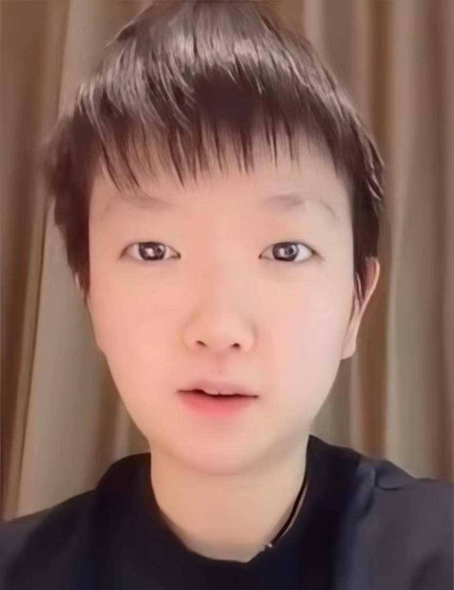 莎莎才回家几天，就觉得很瘦了点，脸没那么圆了，可能是因为受疼的原因吧！莎莎怕大家