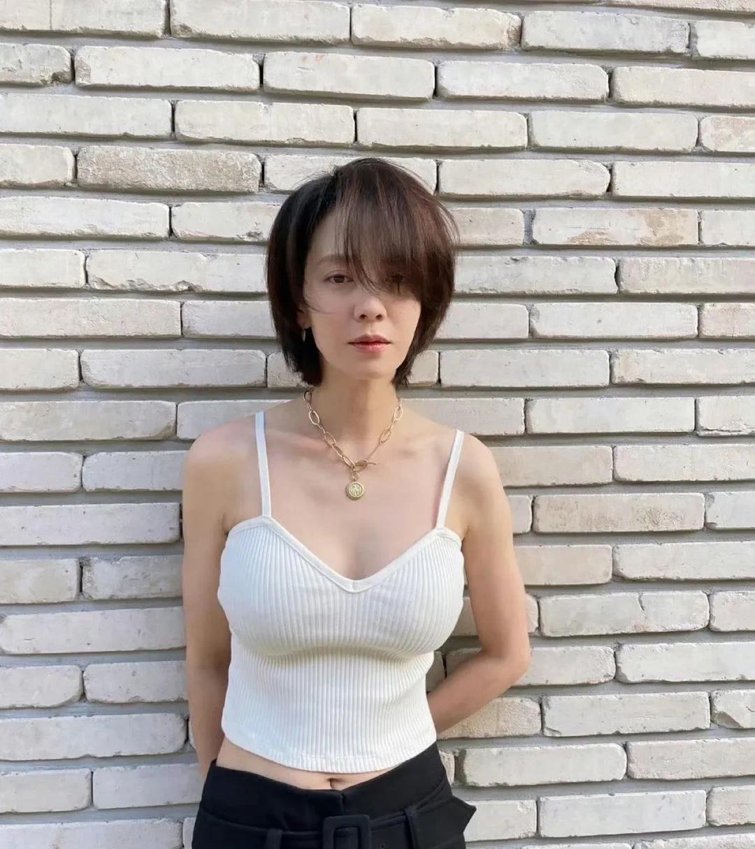 宋智孝日常美图来袭，自然妆容清新可人