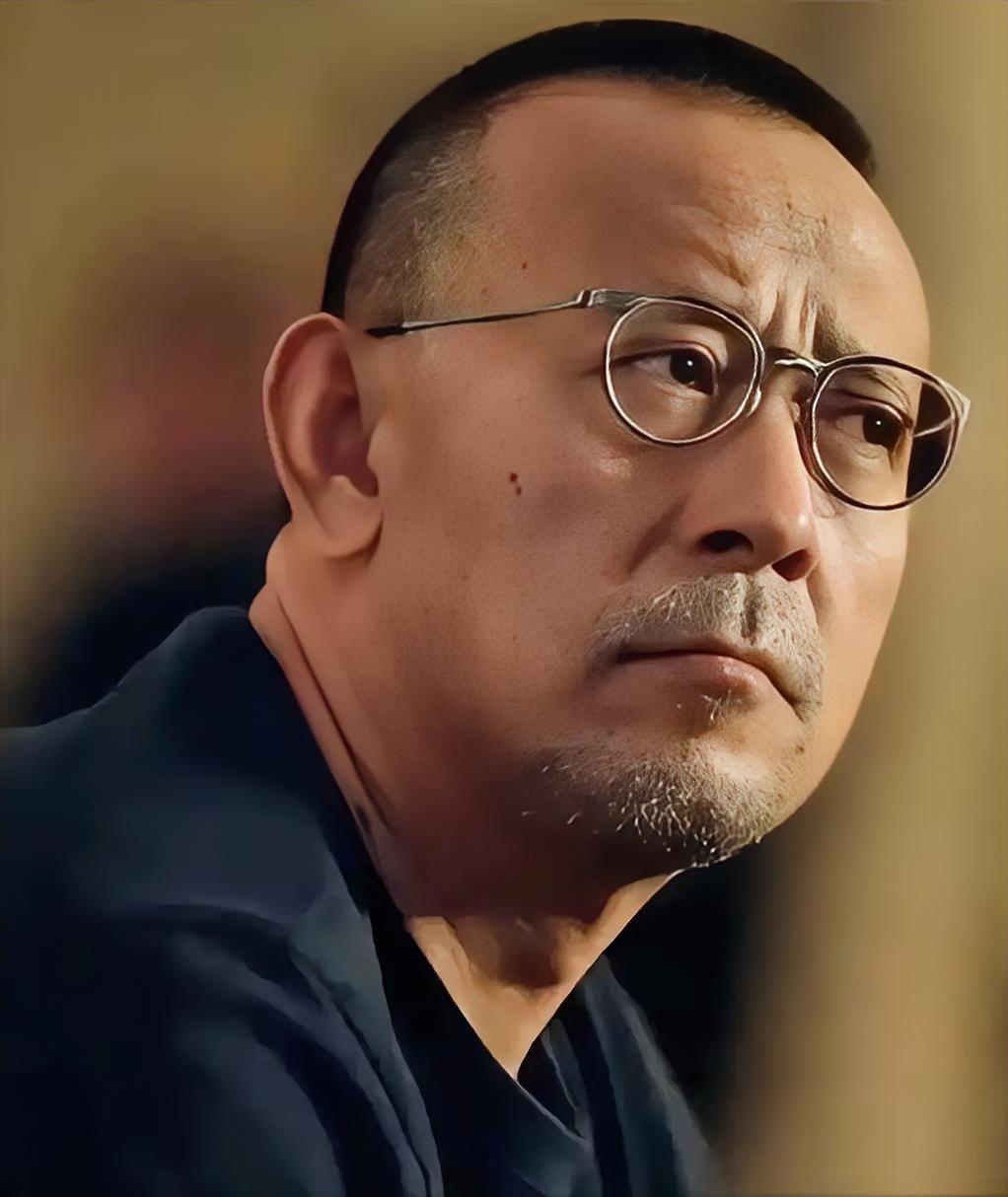 大导演姜文说，我最大的失败，就是不能讨人欢心，特别是我妈，我做什么，她都不高兴，