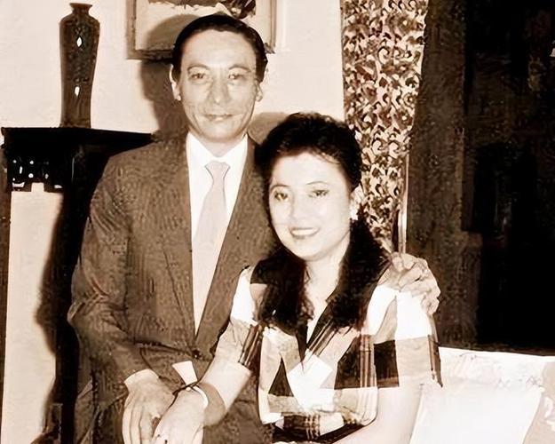 蒋家三代男丁接连离世，子孙四散，谁都没料到，最后撑住整个蒋家门面、守住家族体面的