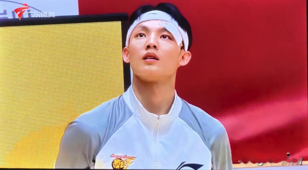 心疼徐杰[捂脸哭][捂脸哭][捂脸哭]也可以看到现在的徐杰对于广东东阳光有多么的重要