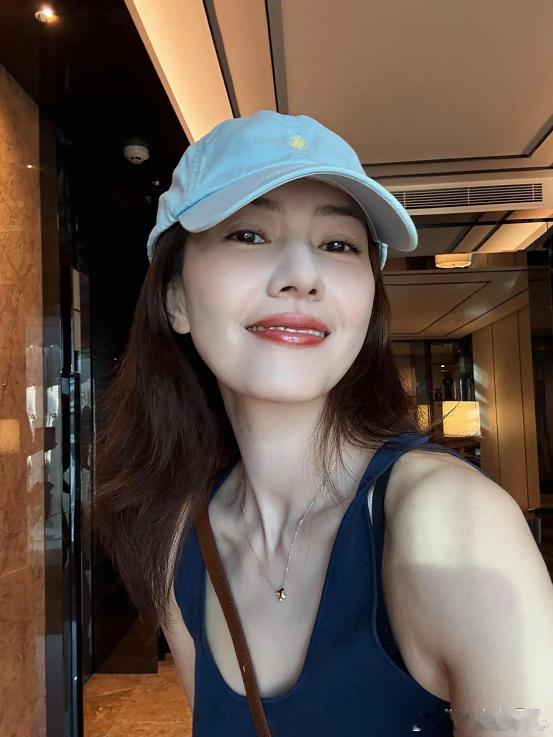 45岁高圆圆最新自拍曝光，太美了！​​​