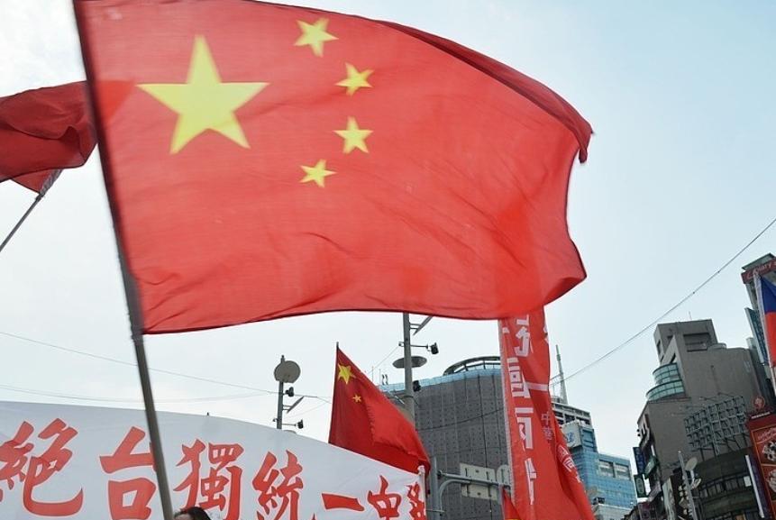 美专家意见出奇统一：一旦中国收复台湾，美国或许只剩一条路可走。对于我国统一台湾这