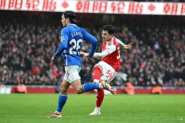 阿森纳vs桑德兰祖比门迪可能会有一些失误，包括这一场也有。但祖比门迪是一个斗士