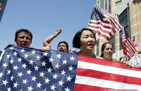 可以毫不夸张得说，华人移民美国的人几乎全部失败了，为什么这么说？因为移民的成功不