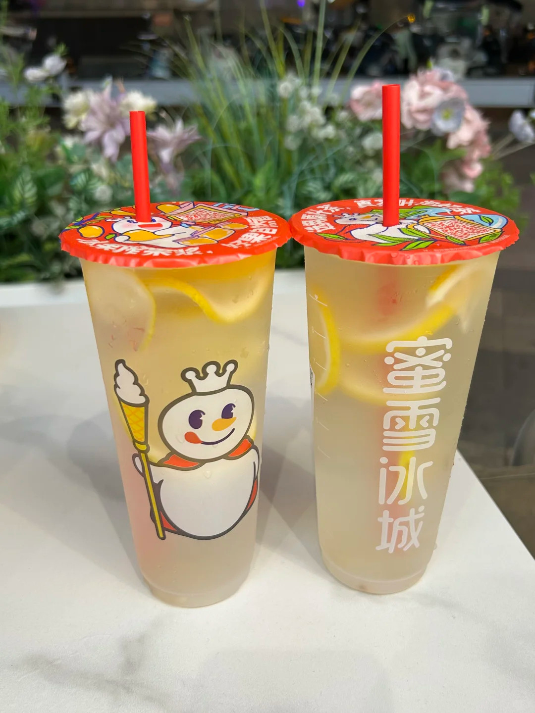 为什么蜜雪冰城永不塌房很正常，蜜雪冰城的销量这么高，如果真有哪怕1%的问题，那