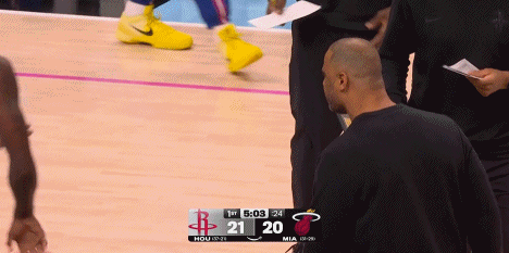 伊森怒喷乌杜卡：卡佩拉漏的人，你骂我？今日凌晨火箭不敌热火￼的比赛中，乌度卡￼跟