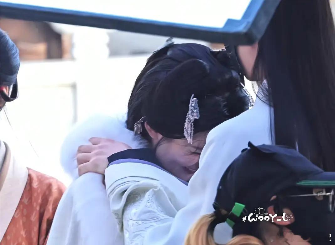 开始营销天经棣义CP了，怪不得要和李昀锐解绑呢