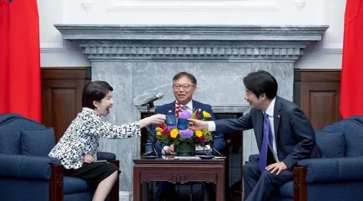 国民党被逼上绝路了，朱立伦怒斥赖清德是“鹰犬”！没有办法，岛内的司法单位早已经沦