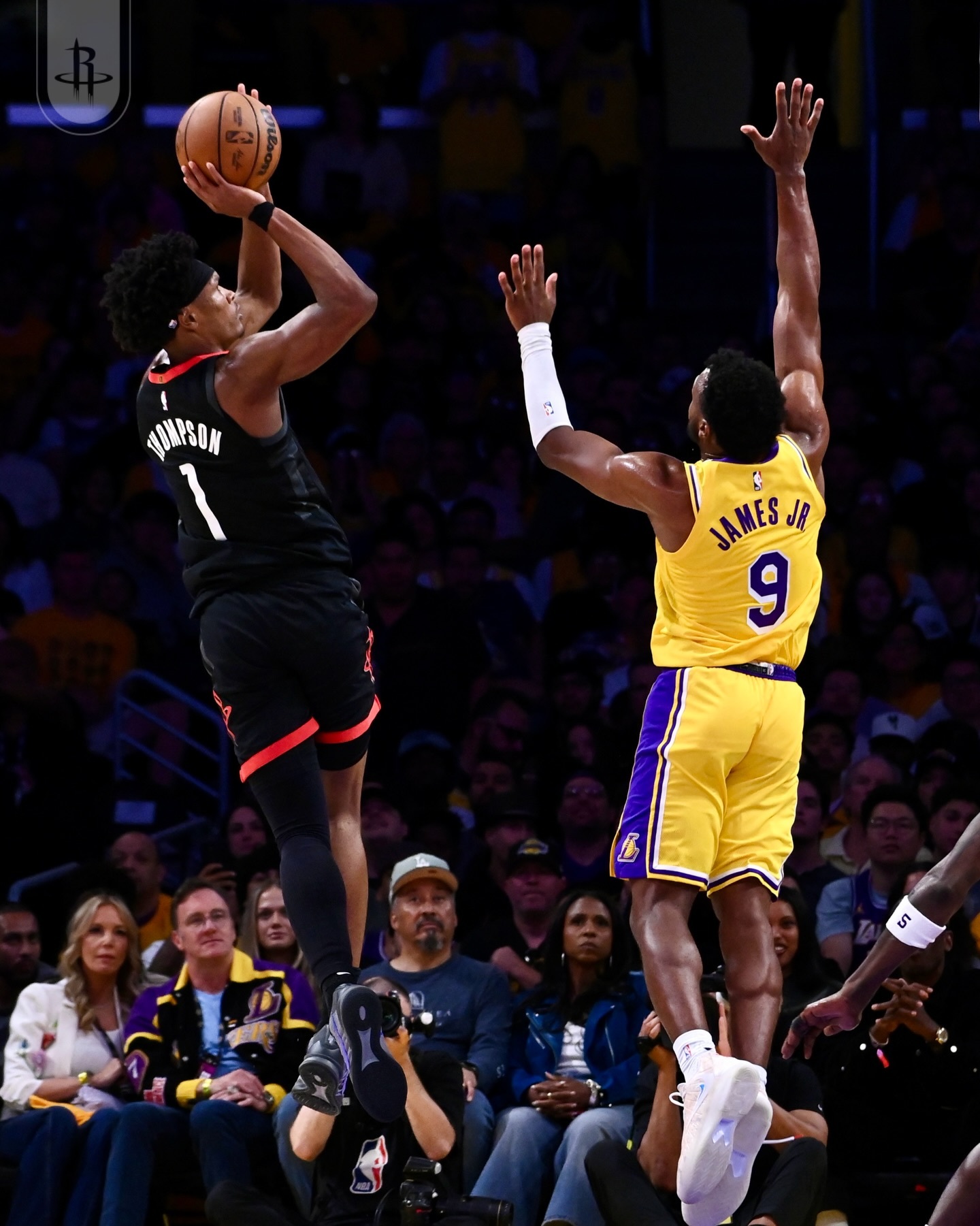 火箭全场投篮93中35、命中率37.6%；湖人全场投篮66中40、命中率60.6