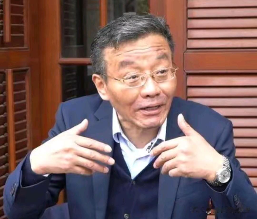 复旦大学王德峰教授讲:“如果我的儿子在饭店端盘子，我不会觉得他的人生失败。现在