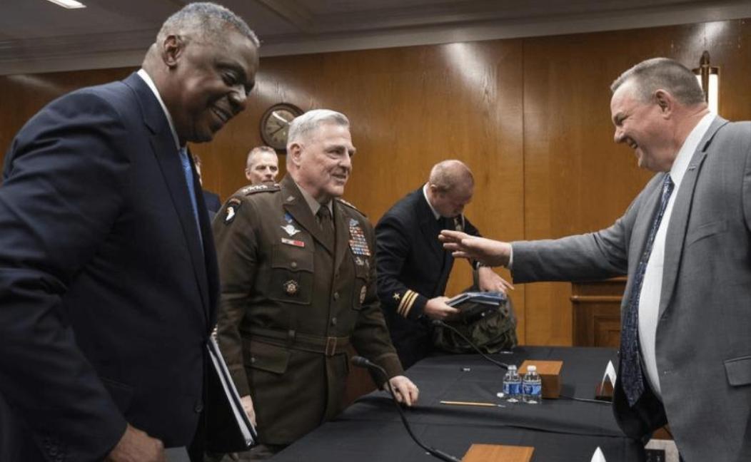 中国制裁有没有用？看看今天的洛马就知道了，什么叫“慢性死亡” 麻烦看官们右上