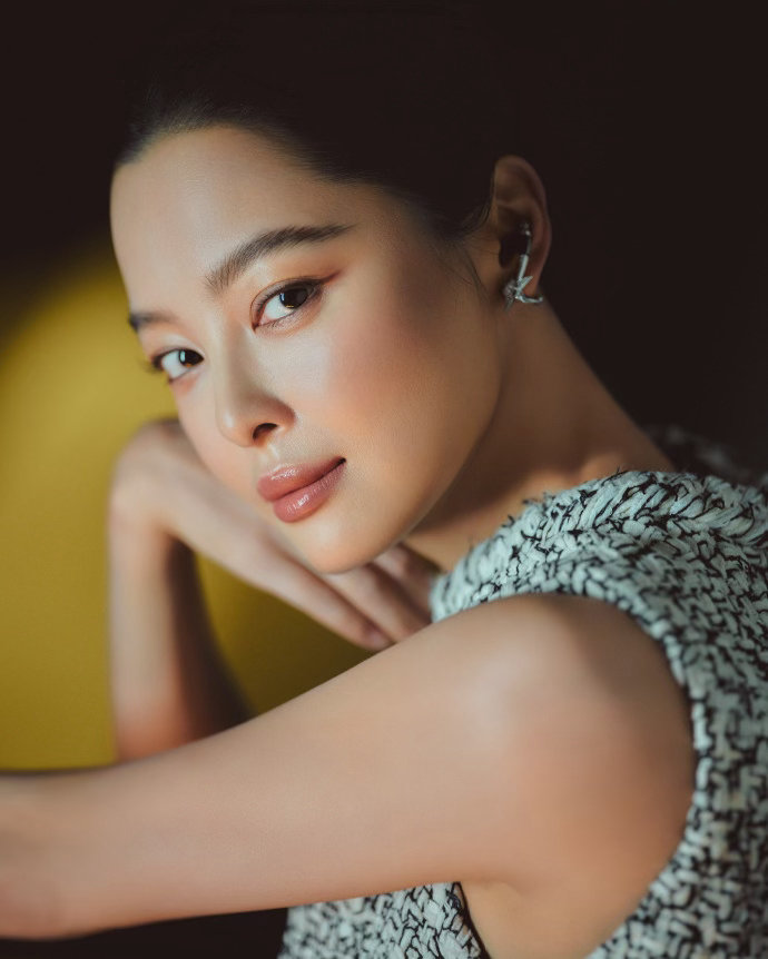 香奈儿好爱辛芷蕾上影节红毯被辛芷蕾穿成了香奈儿高定秀！开幕一套闭幕一套，两套2