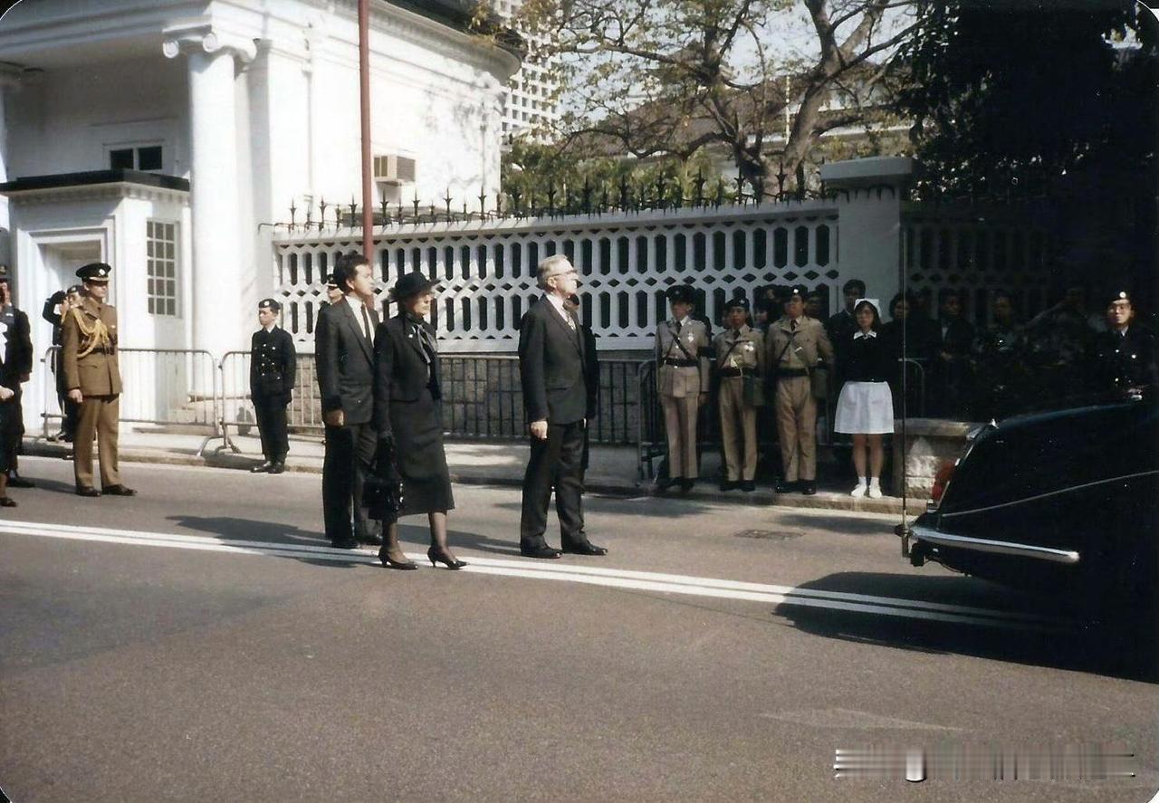 1986年12月5日，港英第26任港督尤德，在访京期间心脏病发猝死，成为唯一一位