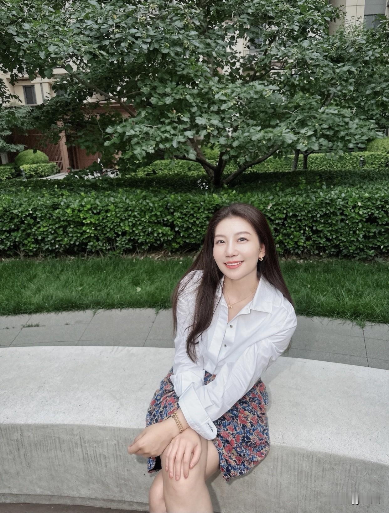 你喜欢天然美女吗天然美女的美独一无二，每一条皱纹、每一处小瑕疵，都是岁月的馈赠。