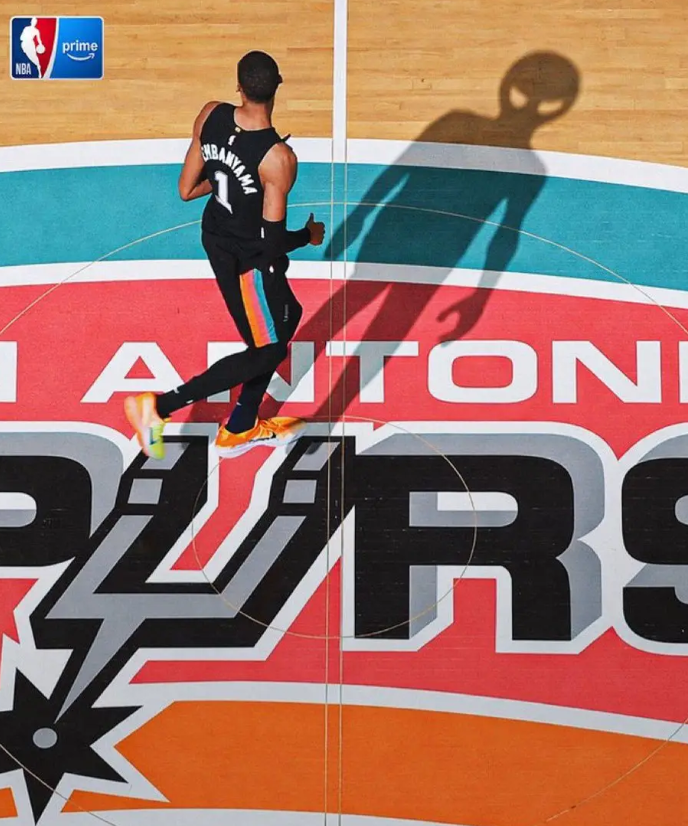 大家对福克斯的恶意是不是有点太大了？今天赢球，就是三军用命，大家一起努力拿下