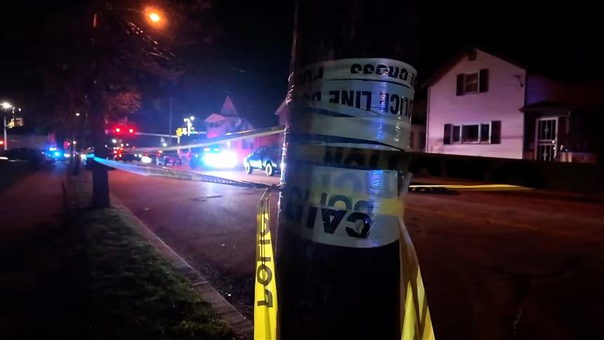 美国的枪灾泛滥。一夜之间，发生两起大规模的枪击事件，造成14人死亡。佐治
