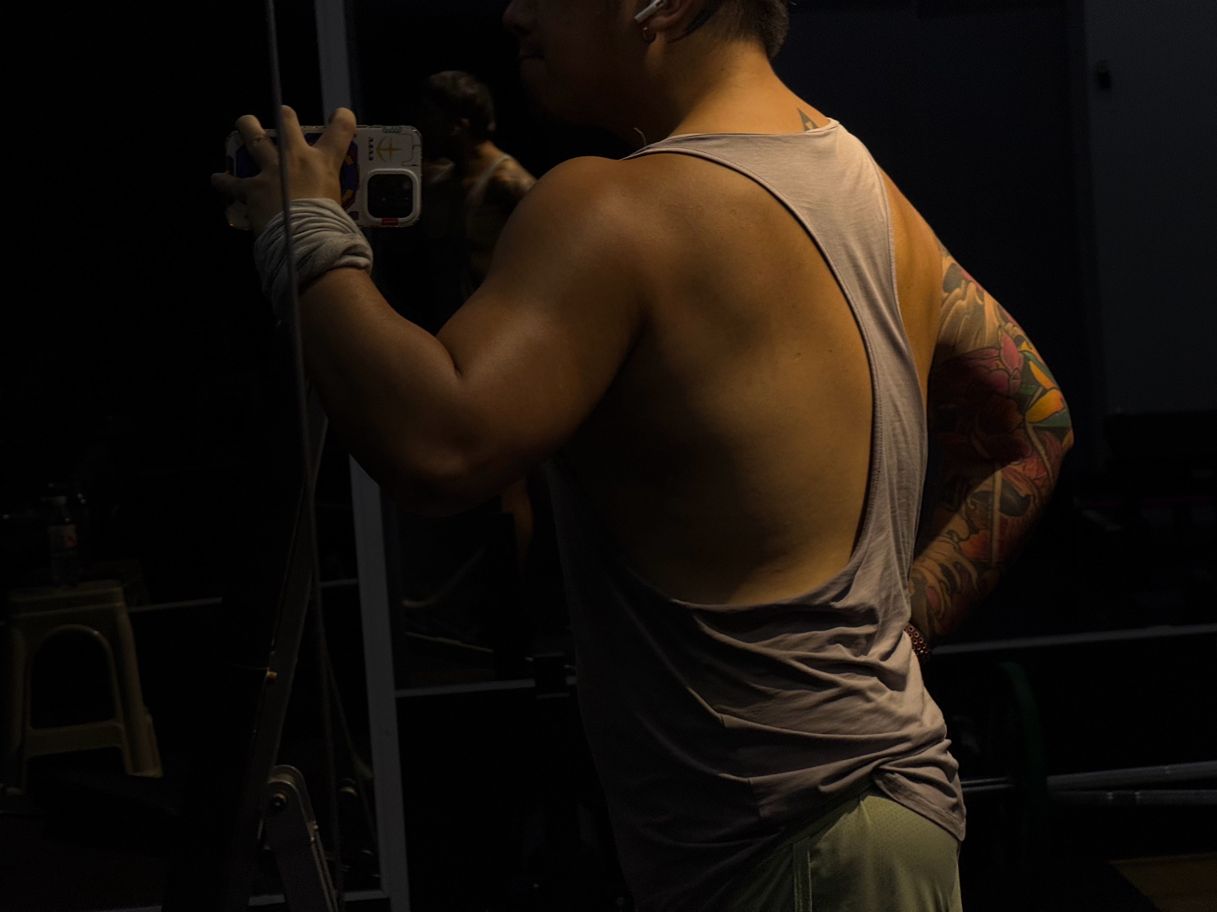 坚持运动打卡⏰哔哔⏰昨天吃得饱睡得好，也掉秤了​​​