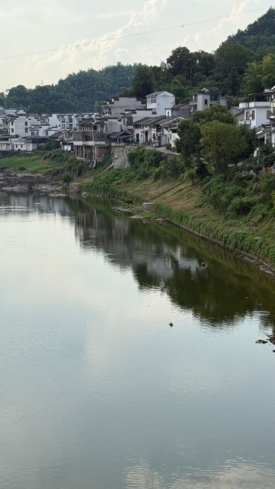 昨天爬了黄山，今天在歙县闲逛。我和某人的日常​​​
