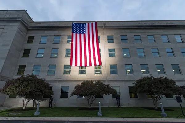 开炸！美军打响新年第一仗，对委内瑞拉猛烈开火新华社消息，进入新年后，美国五角