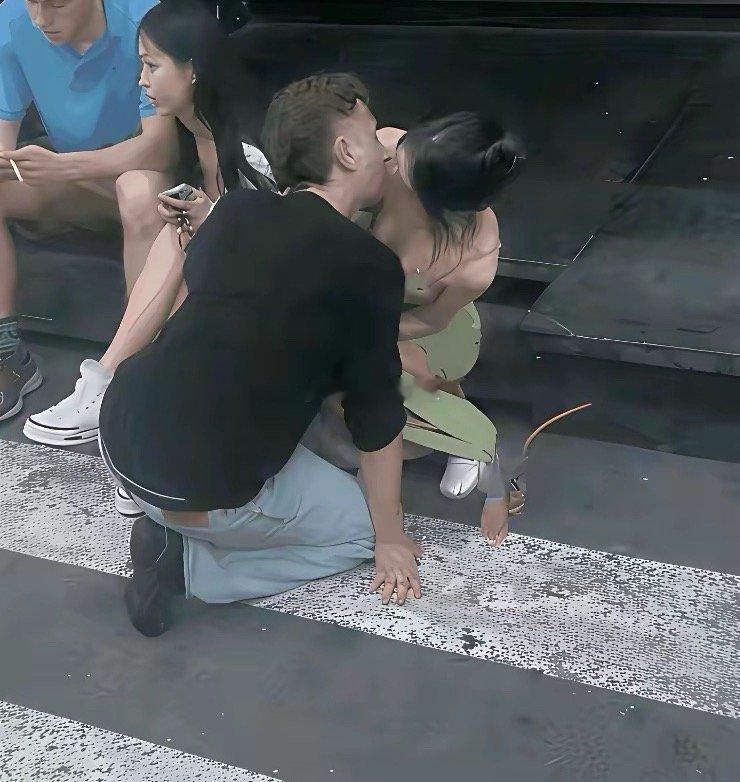 广州大学城里大学生就是多，而且外国留学生特别受欢迎