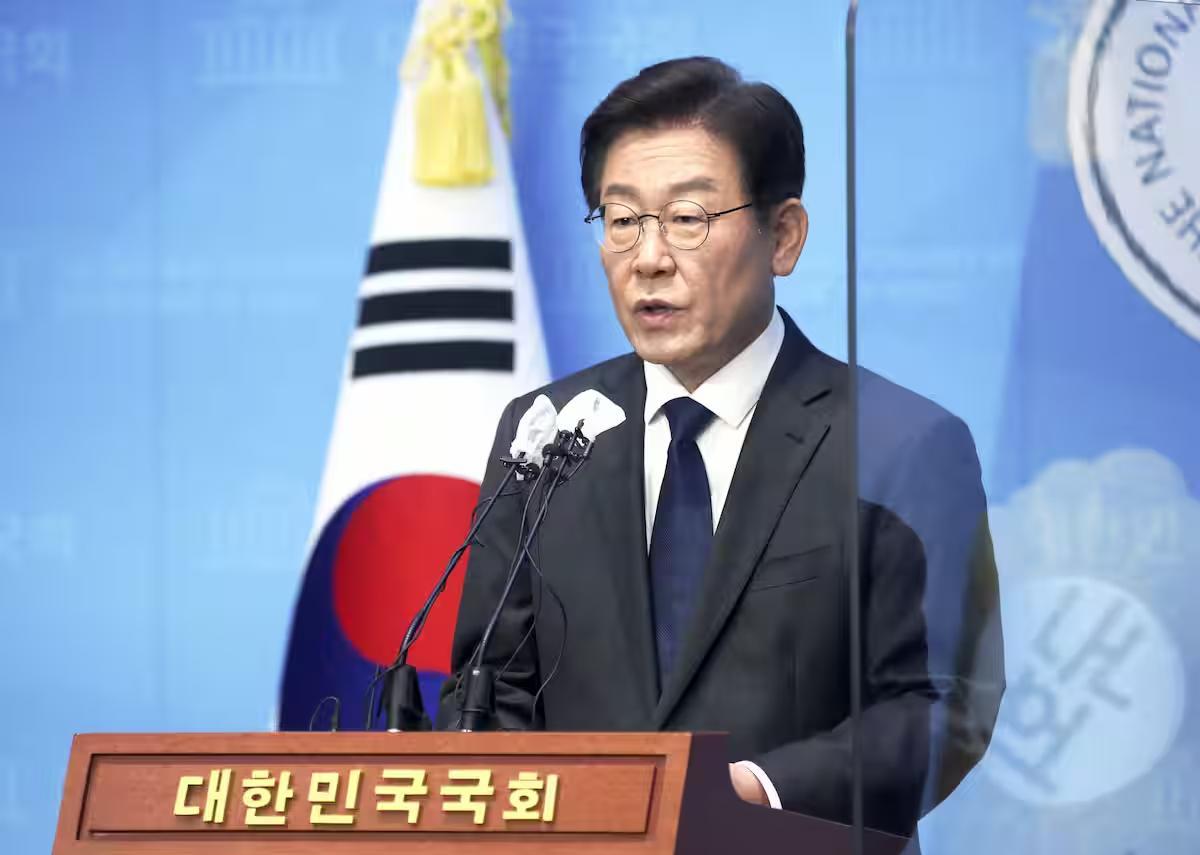 李在明以为找到靠山，竟然迎来了美国的“特殊待遇”。刚上任时，李在明还装得像个好