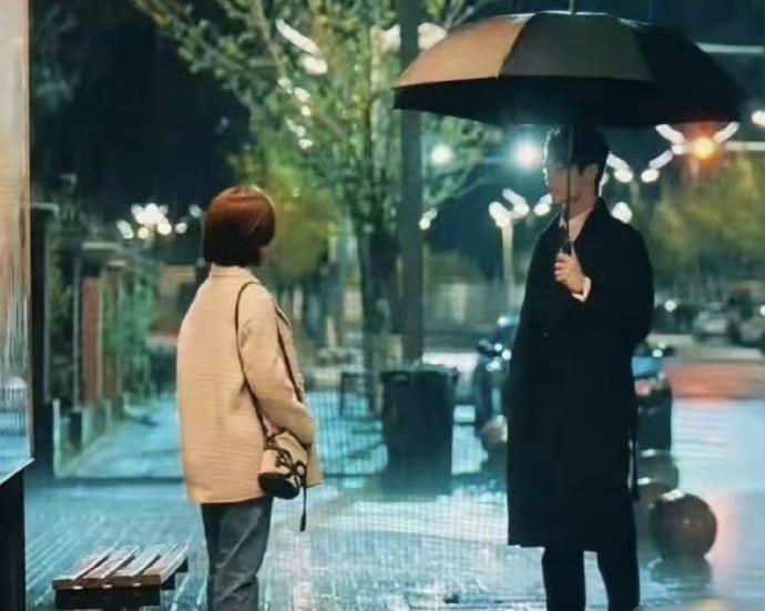 真的有点心疼许凯…事实证明偶像剧生活剧女主身材真的不能太差，否则男主就好像个摆设