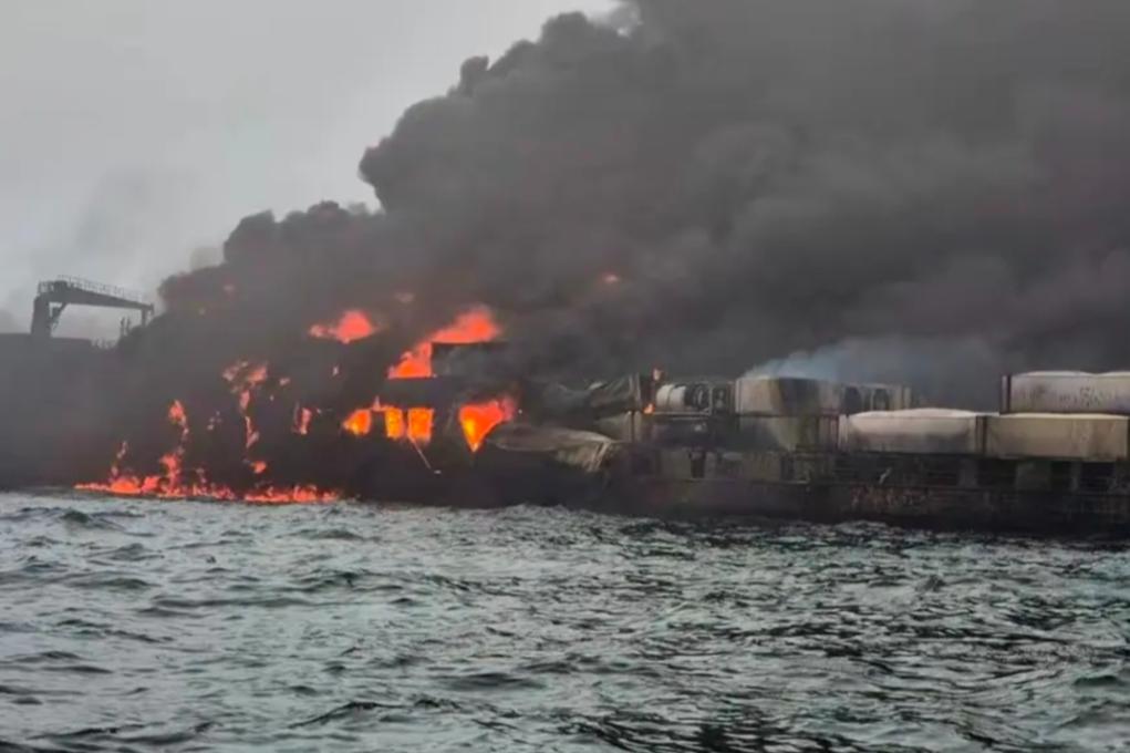 美军扣押一艘巨型油轮后，中方火速发出严厉警告，果不其然白宫很快收到噩耗！美国