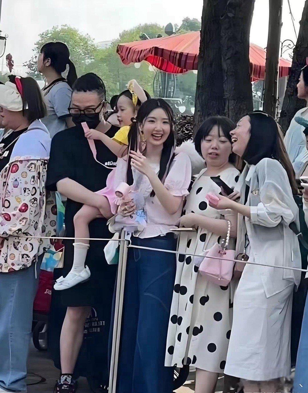 啊...这难道是普通人不想当明星吗……