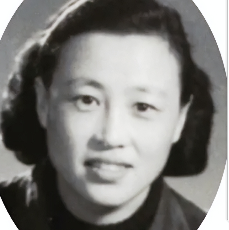 1942年，周时被捕，她绝食抗议。第7天时，日军找来了她的丈夫李才，想要感化