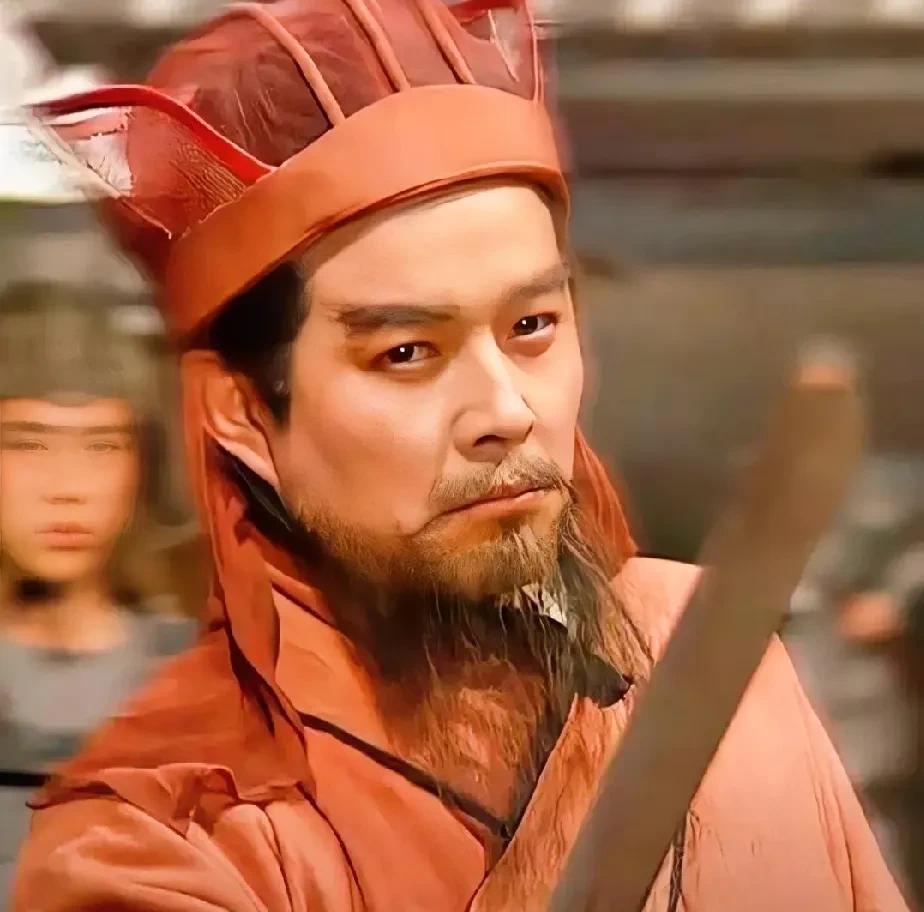 要弄明白这个看似违背常理的论断，得先把目光拉回到东汉末年那个风云诡谲的时代。官渡