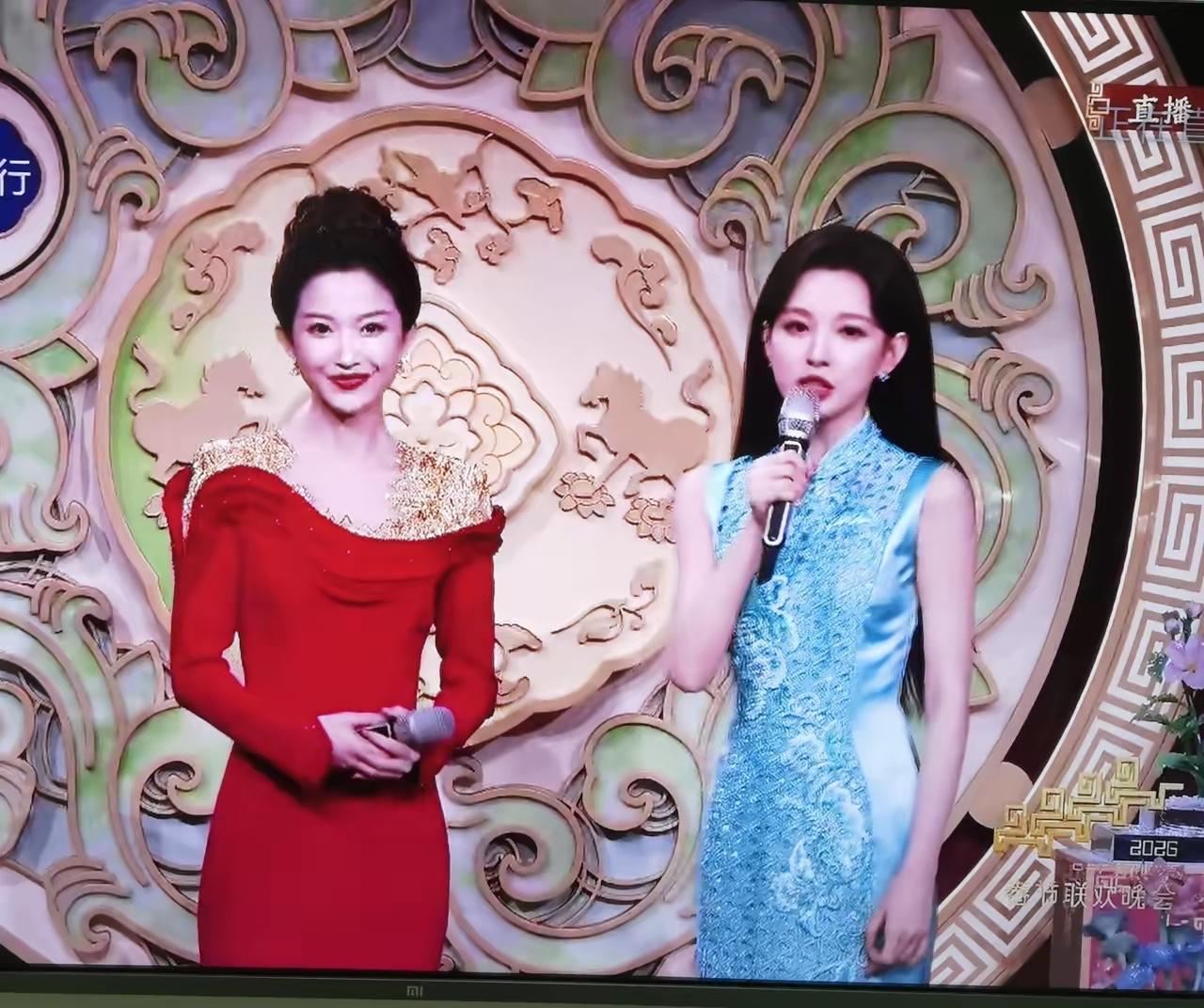 看这张截图，我忽然明白了一个道理——女人就怕站一块儿，被比。马凡舒和刘心