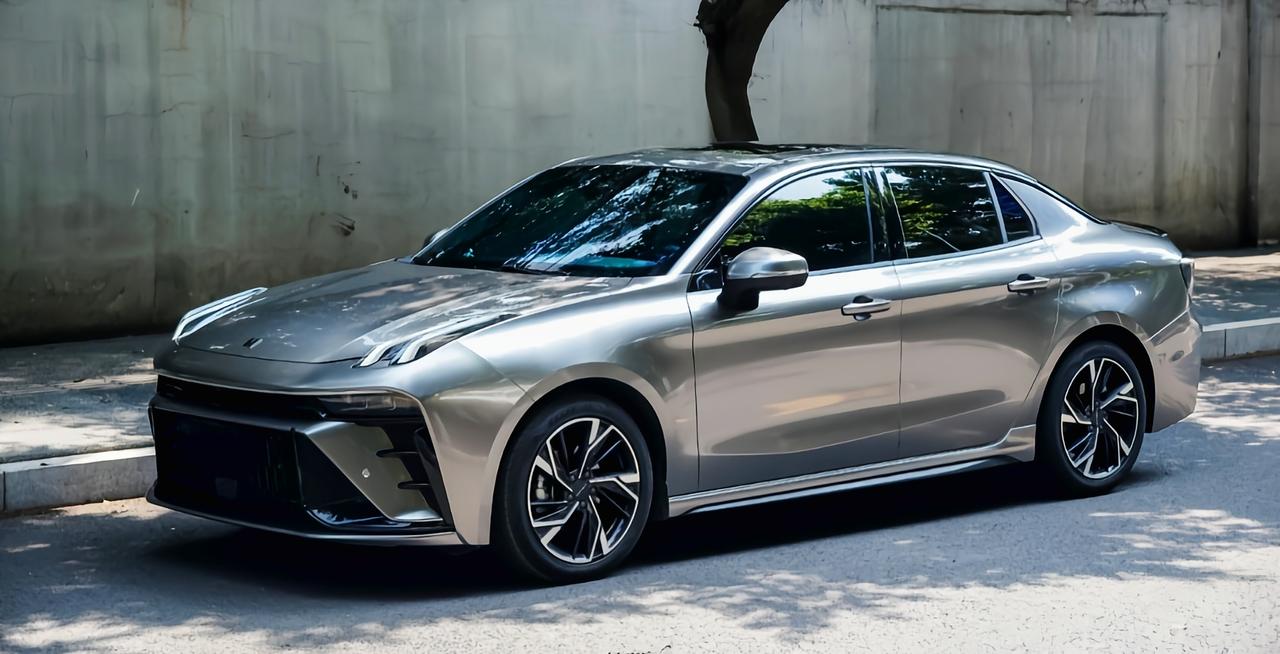 领克车型系列有手动挡吗？18款的领克03入门版有，1.5T三缸发动机＋6