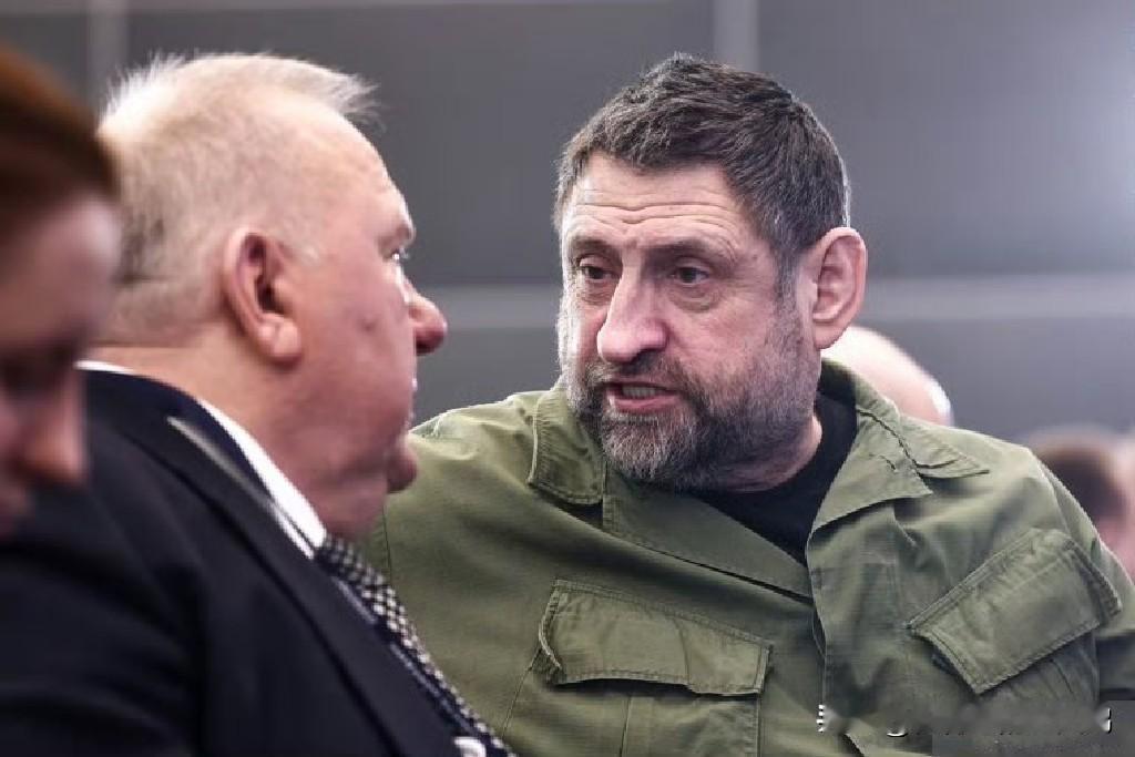 知名俄罗斯战地记者斯拉德科夫发言：“泽连斯基正想尽办法破坏谈判。不，他参与谈判