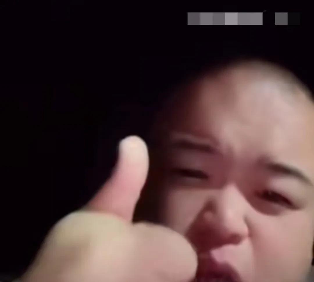 闫云达真的激起众怒了，连曾经的搭档刘喆都忍不了。刘喆开直播回应了这段时间闫云达骂